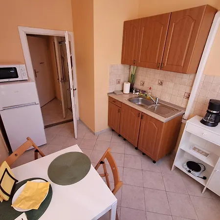 Hanna 1-2 Apartament *