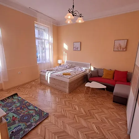 Hanna 1-2 Apartament *