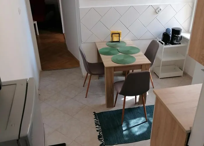 Hanna 1-2 Apartament *