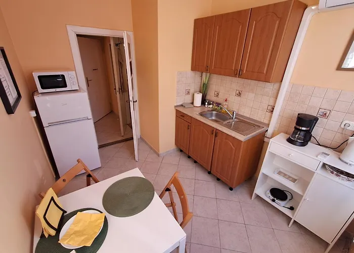 Hanna 1-2 Apartament *